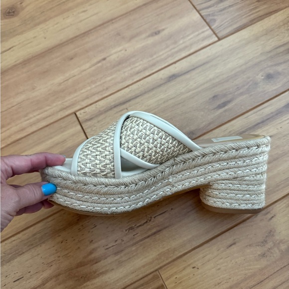 Dolce Vita Eldora Platform Slide Size 7 - Picture 2 of 7